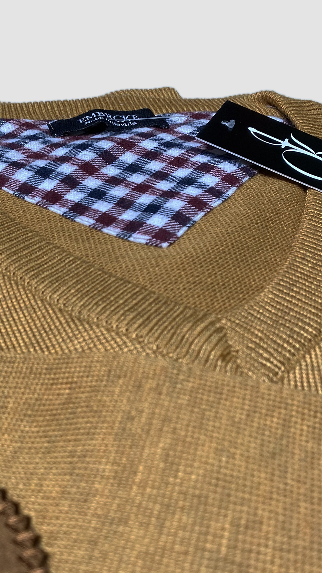 Embroke_Jersey_Coderas_Camel_Detalle